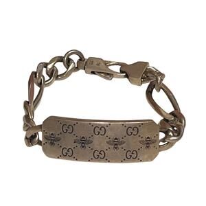 GUCCI Silver GG and Bee Engraved Chain ID Bracelet